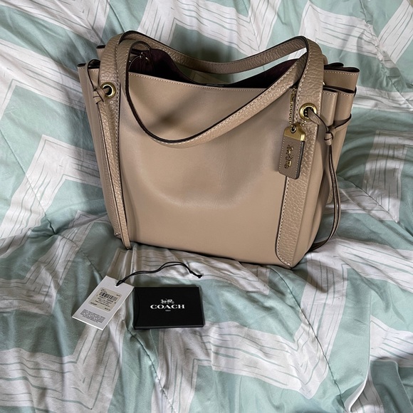 Coach Handbags - LIKE NEW! Coach Harmony Hobo Purse